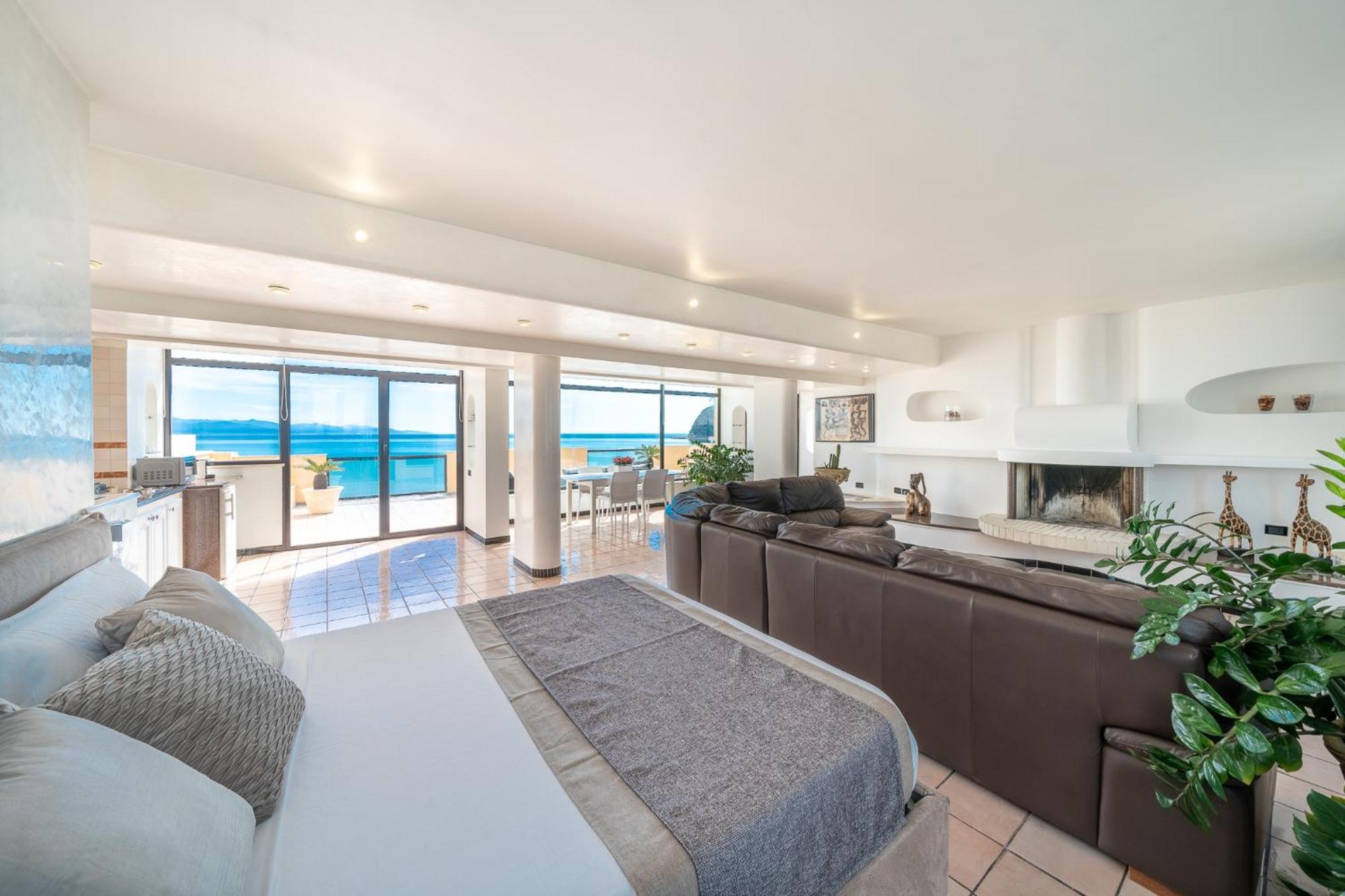 Attico Sul Poetto Apartment